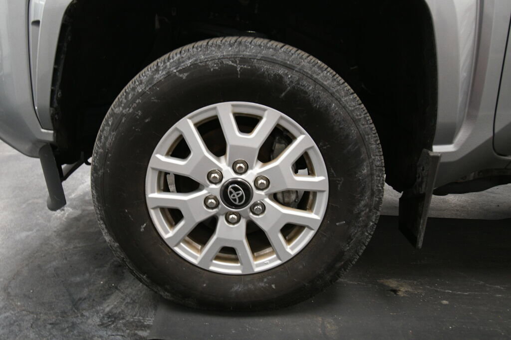Used 2024 Toyota Tacoma SR5 image 31