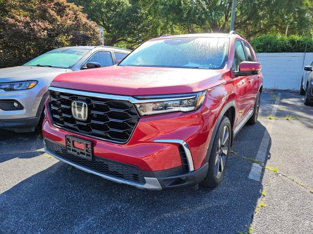 Used 2024 Honda Pilot Touring image 2