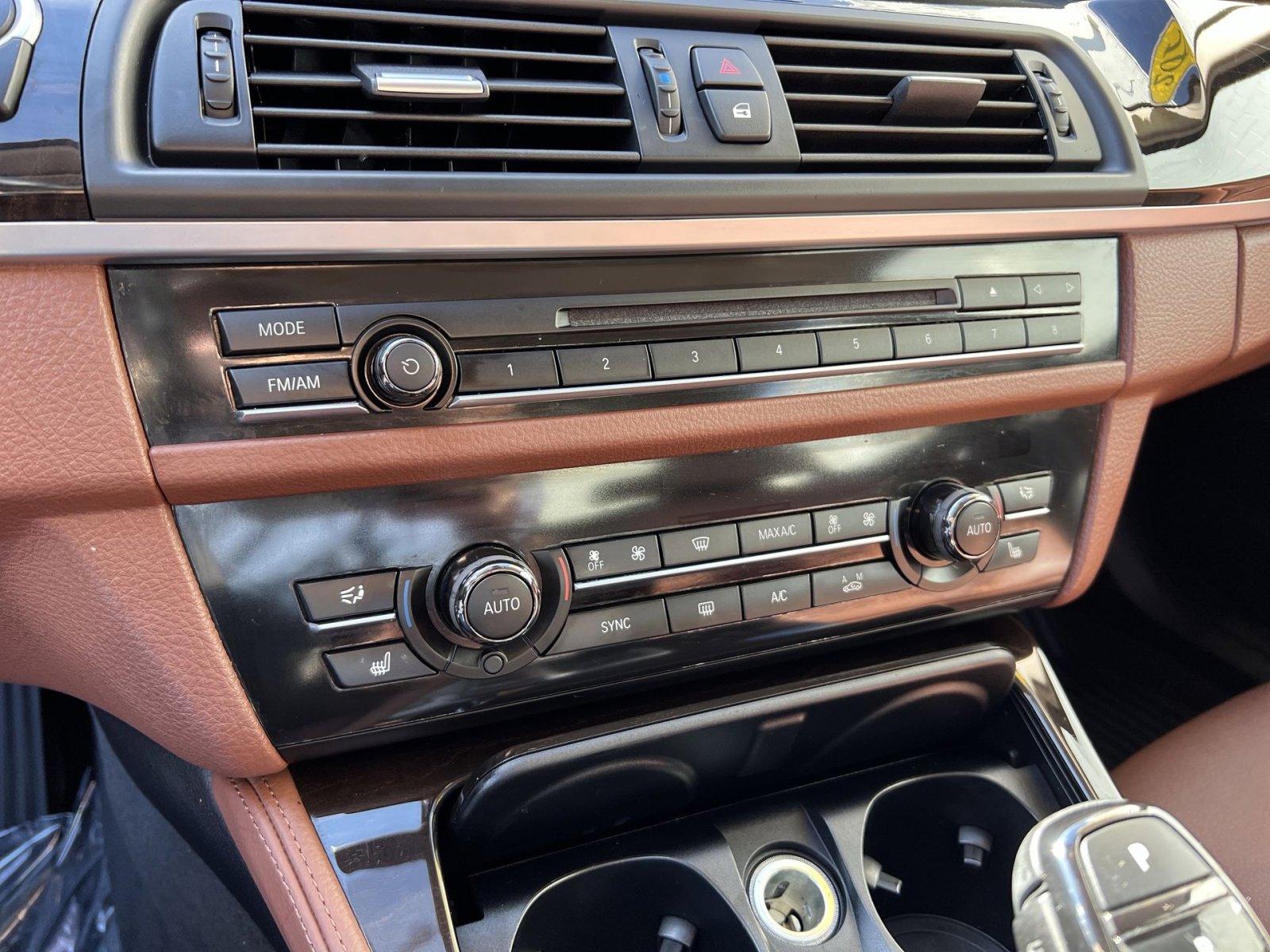 Used 2014 BMW 550i xDrive Sedan image 18