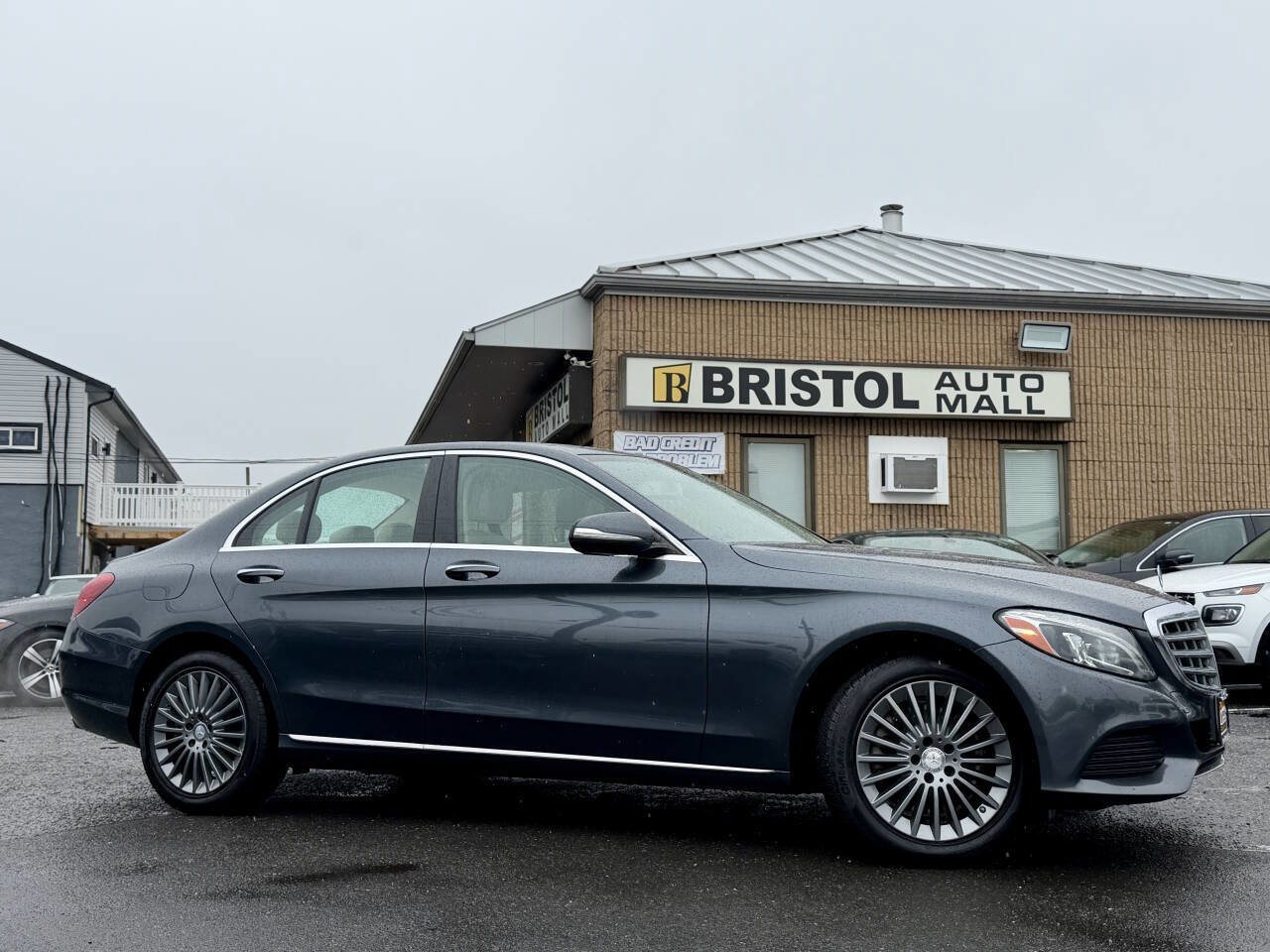 Used 2015 Mercedes-Benz C 300 4MATIC Sedan image 2