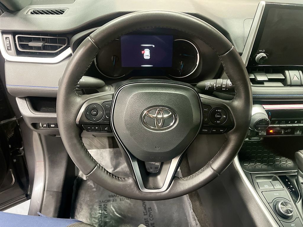 Used 2024 Toyota RAV4 SE w/ Convenience Package image 11