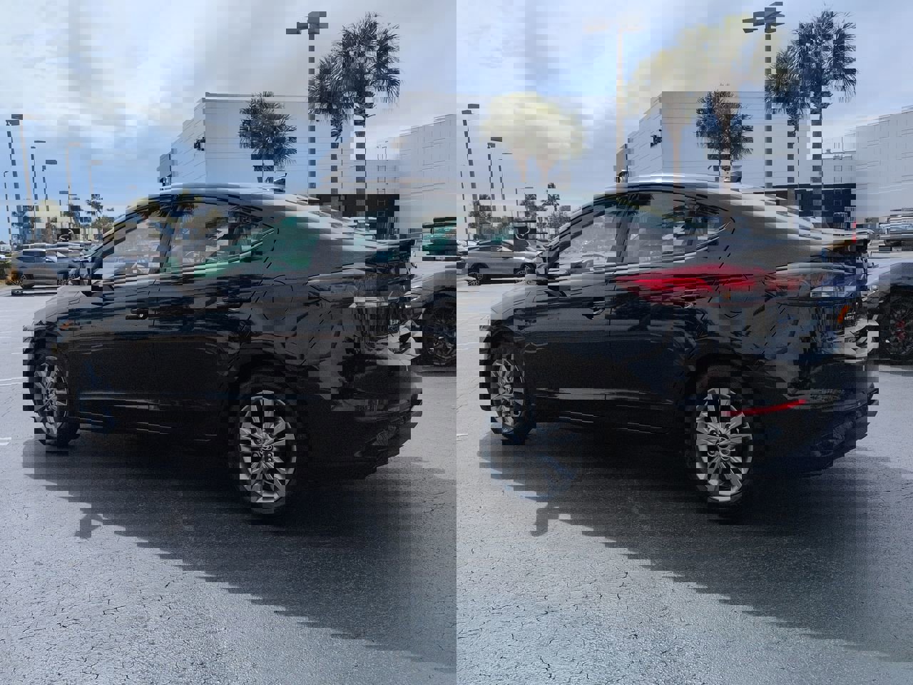 Used 2017 Hyundai Elantra SE image 6