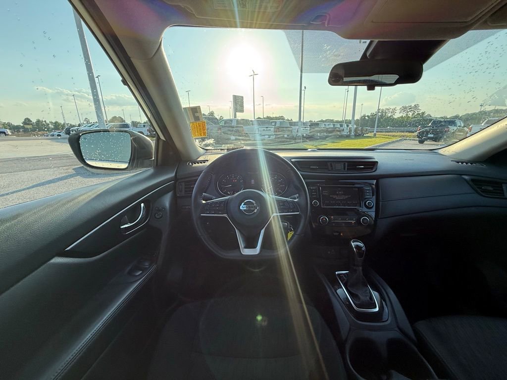 Used 2019 Nissan Rogue S w/ Special Edition Package FWD image 13
