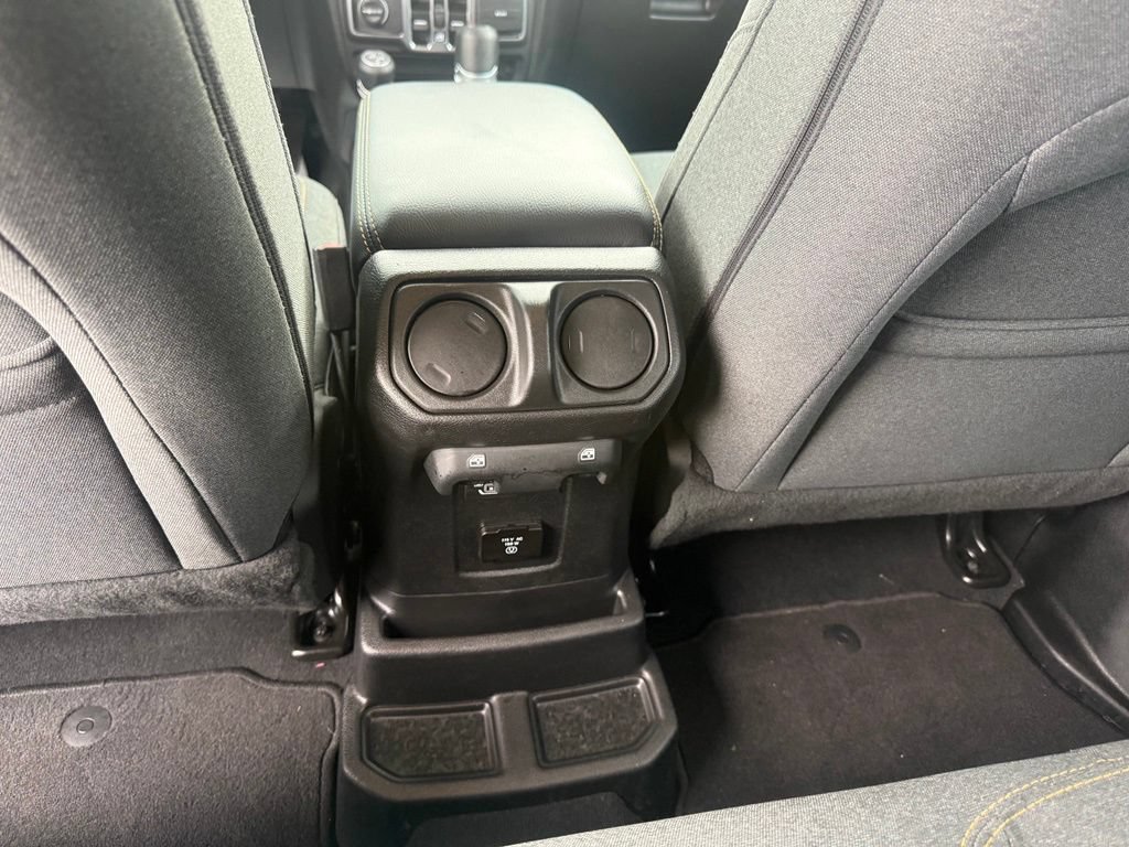 Used 2025 Jeep Wrangler Unlimited Sahara w/ Safety Group AWD/4WD image 42