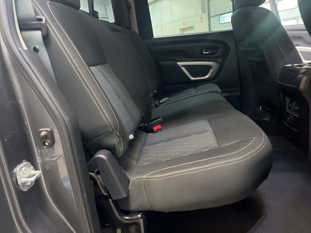 Used 2017 Nissan Titan SV AWD/4WD image 32