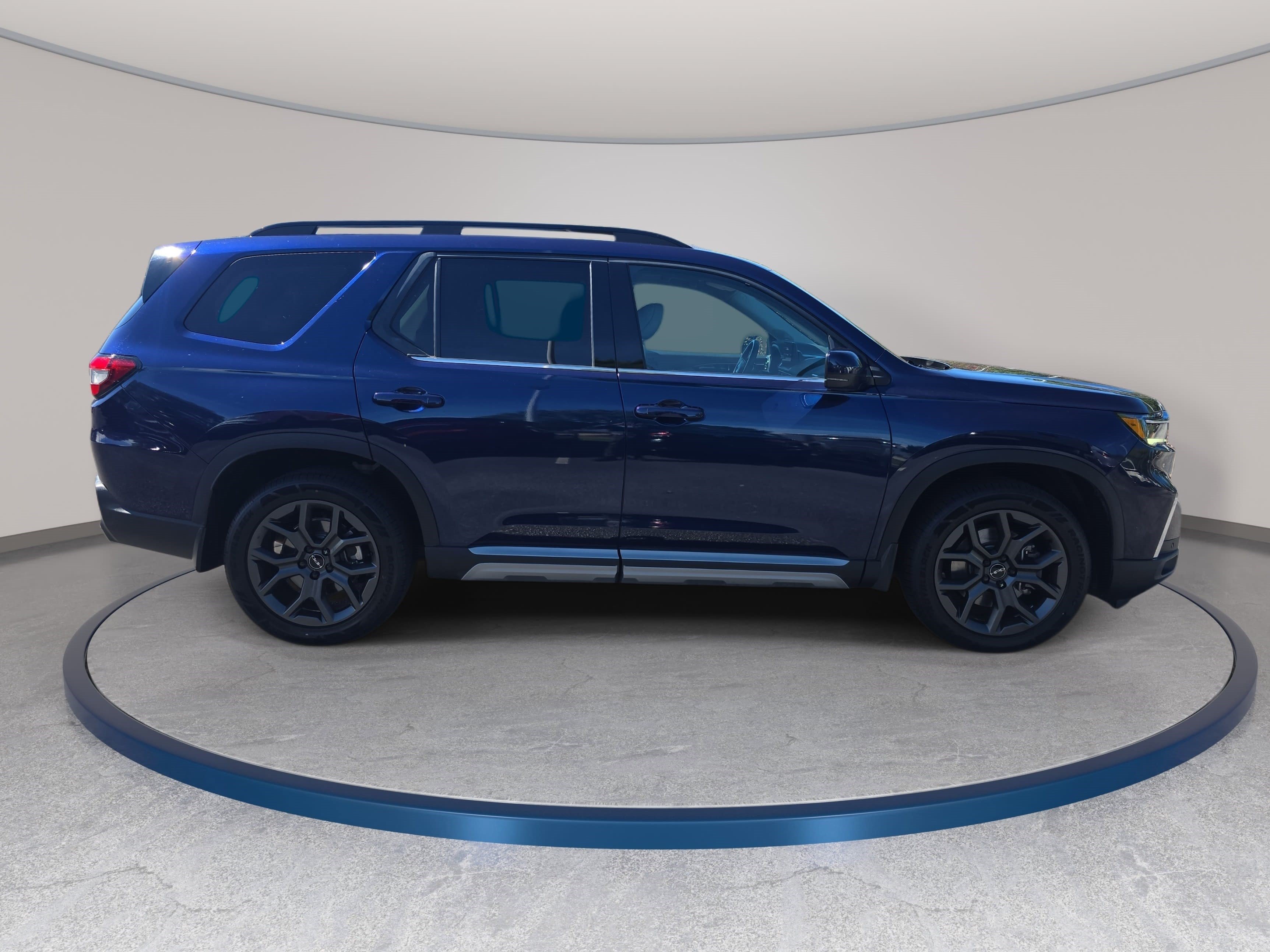 Certified 2024 Honda Pilot Touring image 4