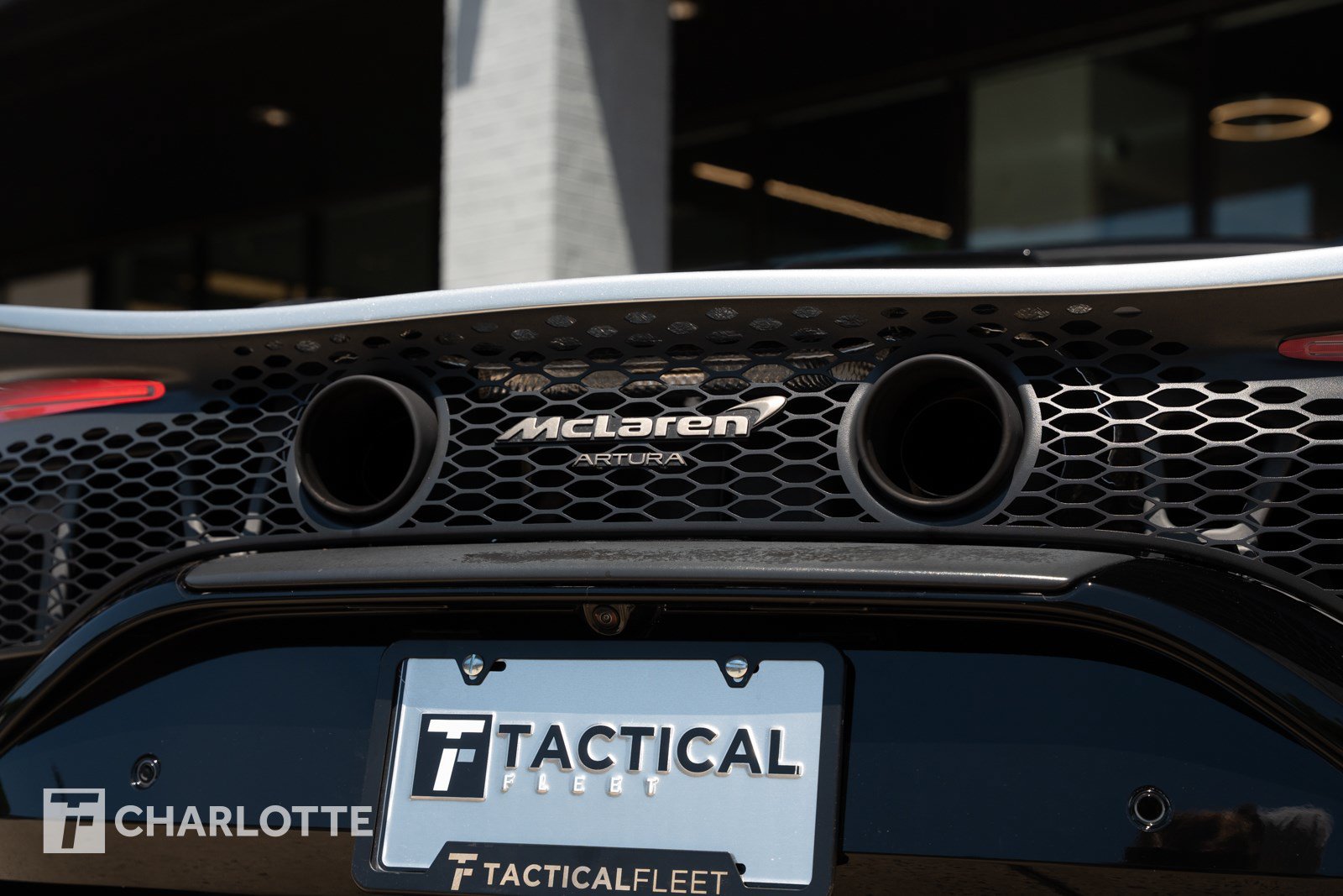 Used 2025 McLaren Artura Spider RWD image 14