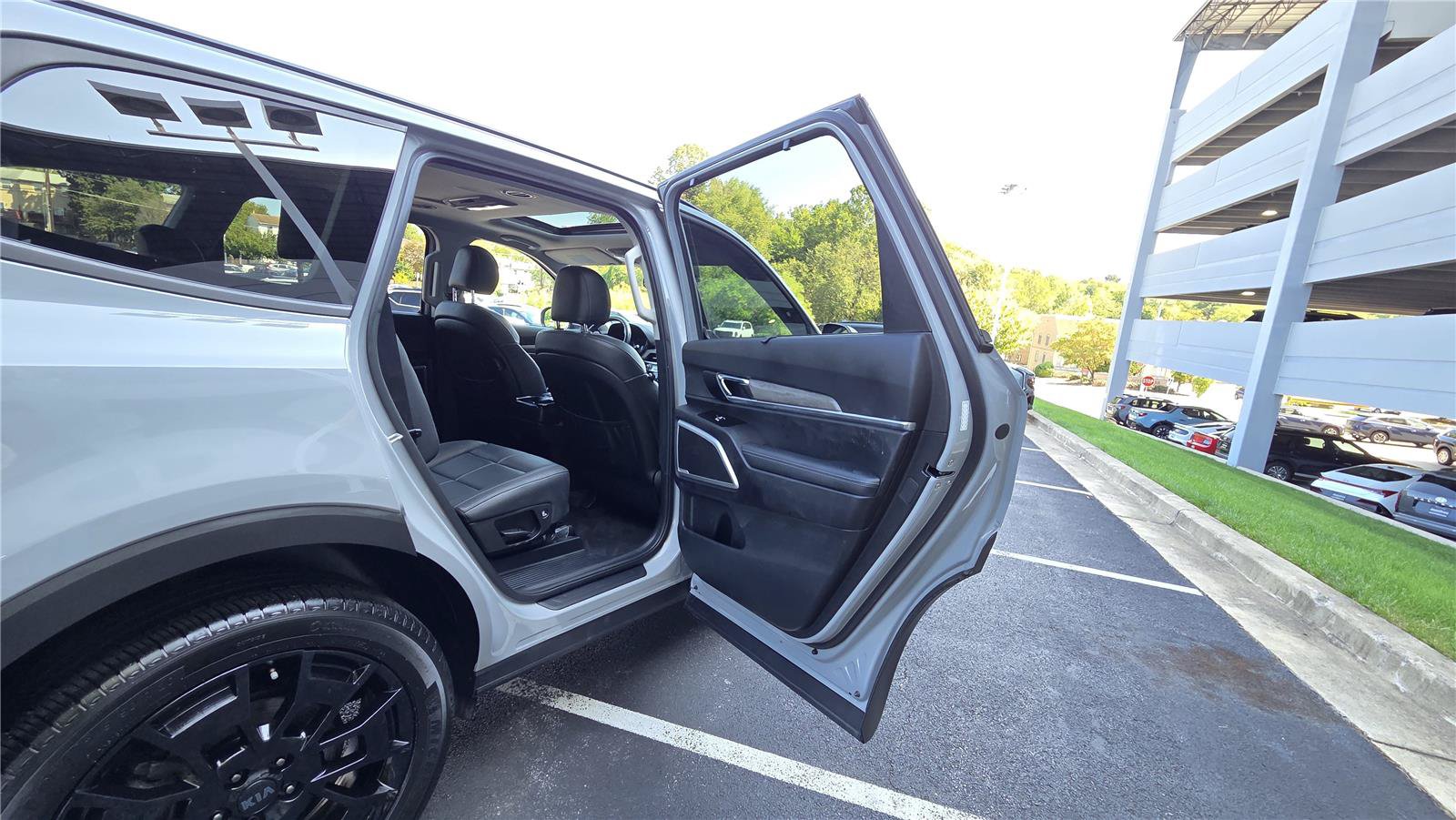 Used 2021 Kia Telluride EX w/ EX Premium Package AWD/4WD image 35