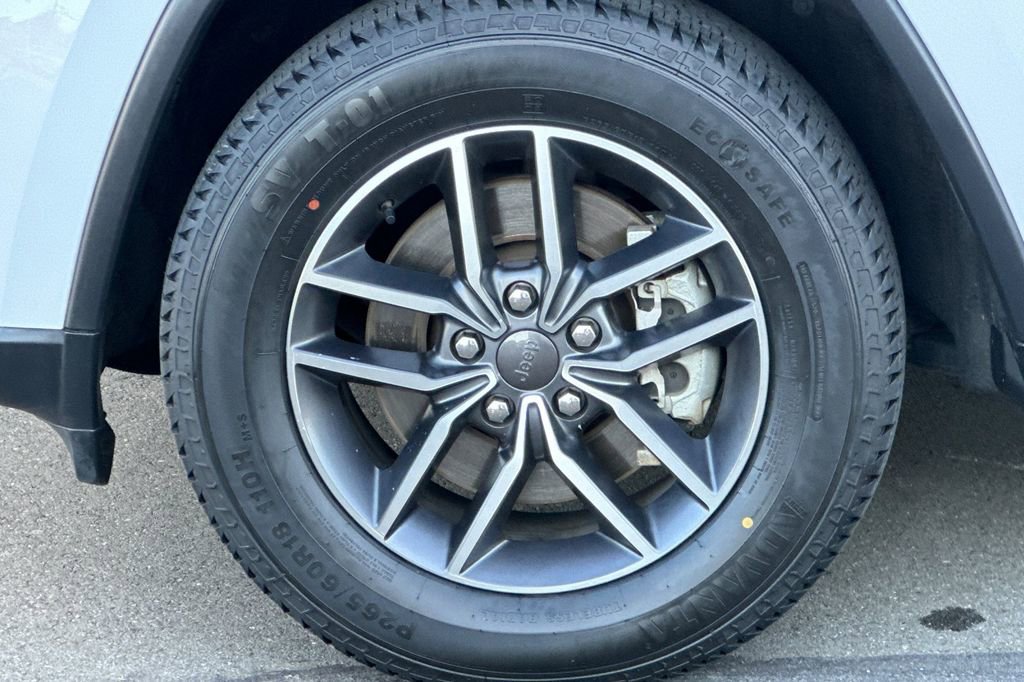 Used 2021 Jeep Grand Cherokee Limited w/ Luxury Group II image 25