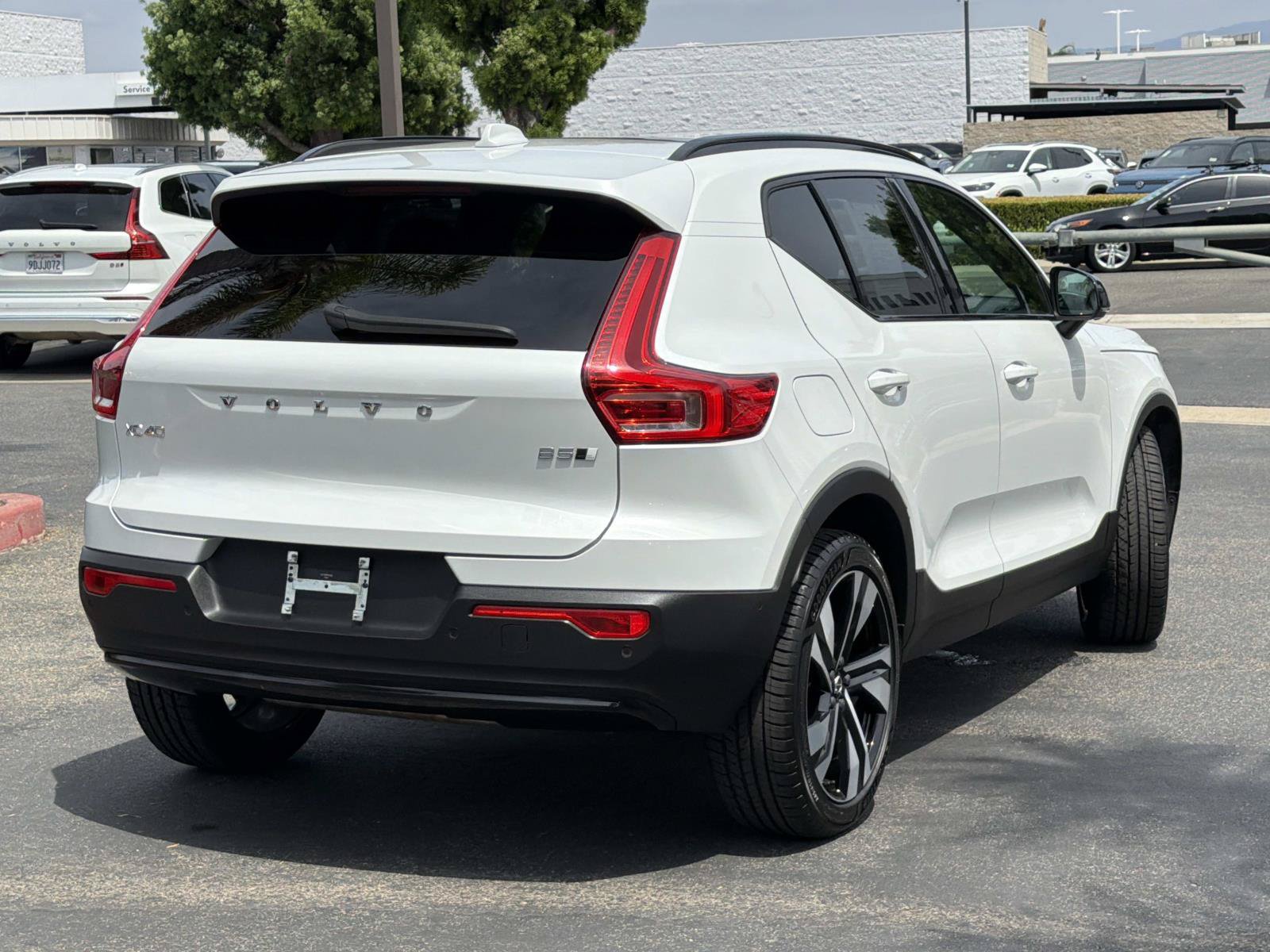 Certified 2023 Volvo XC40 B5 Ultimate AWD/4WD image 5