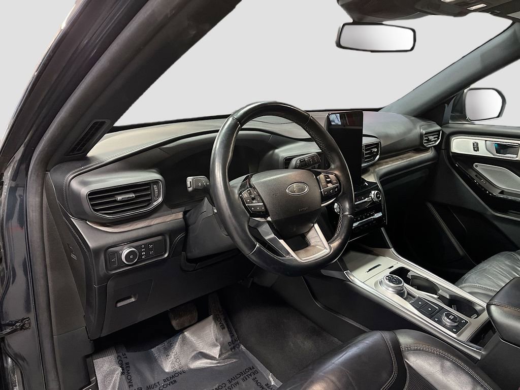 Used 2022 Ford Explorer Platinum w/ Equipment Group 601A image 9