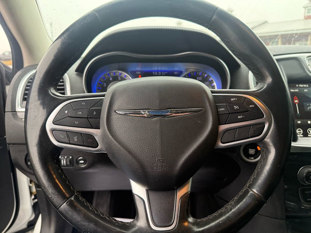Used 2019 Chrysler 300 Touring w/ Chrome Appearance Package image 15