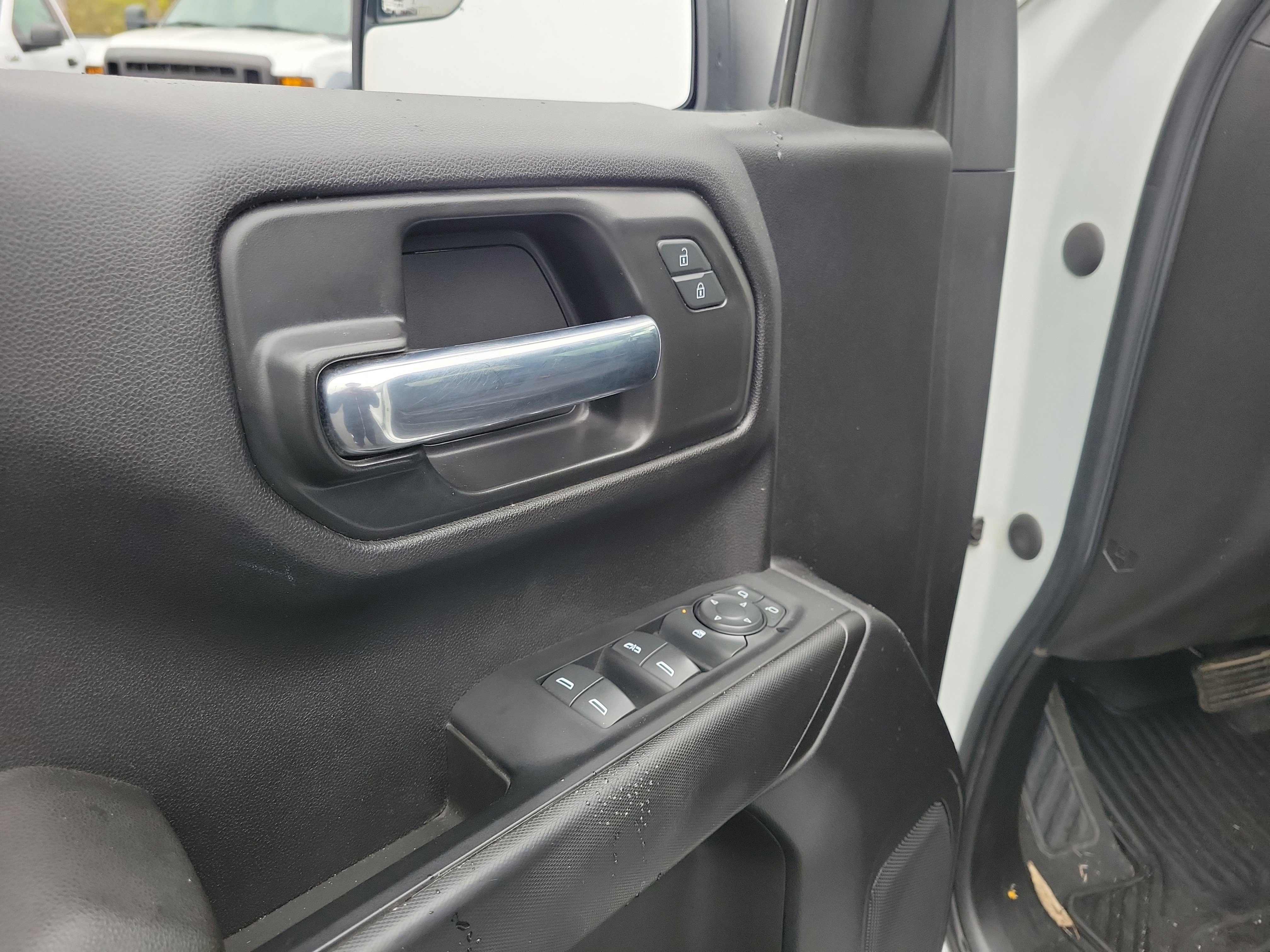 Used 2022 Chevrolet Silverado 1500 Custom image 18