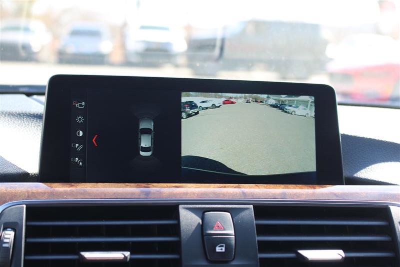 Used 2016 BMW 320i Sedan image 16