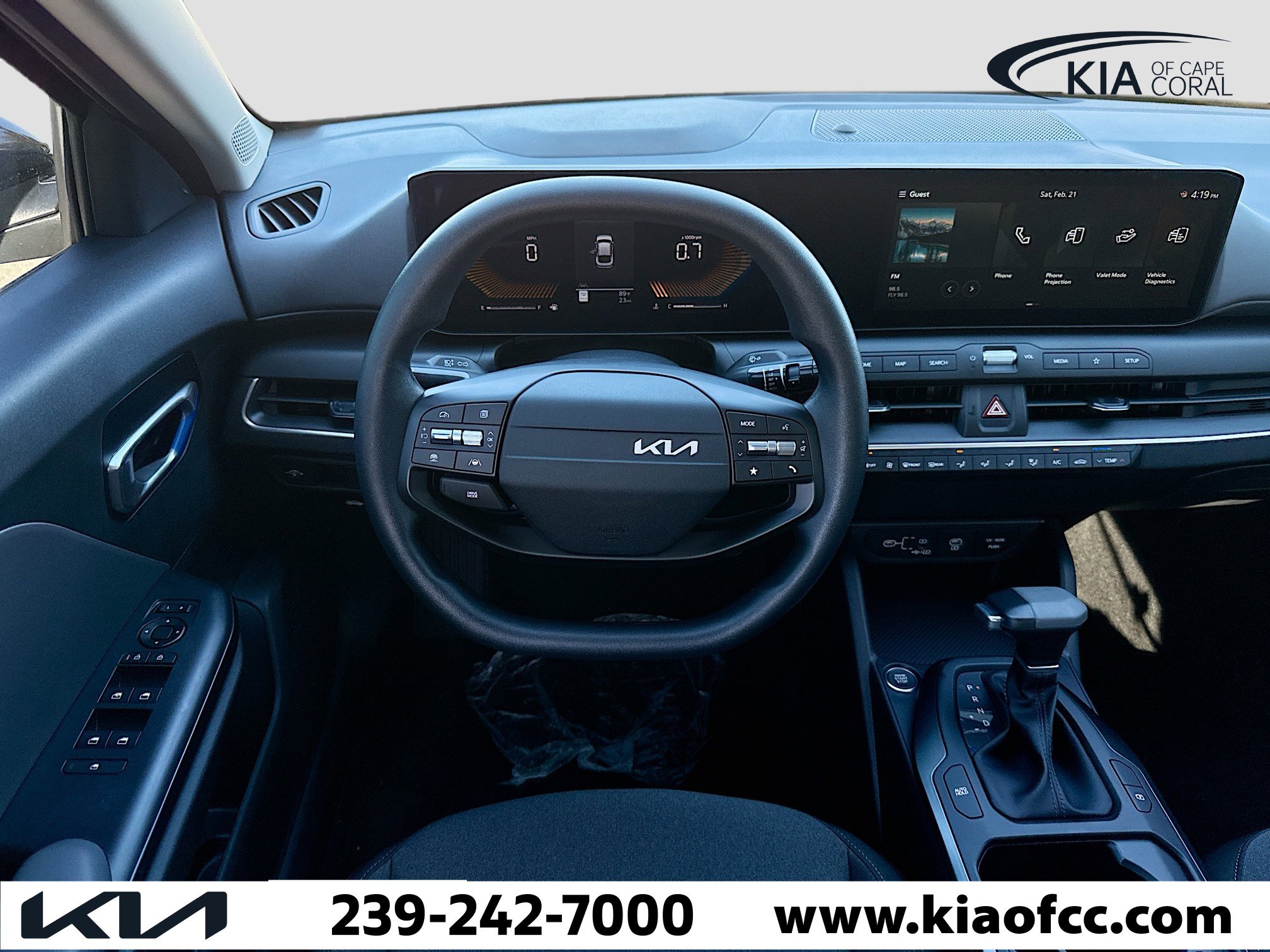 New 2025 Kia K4 LXS image 16