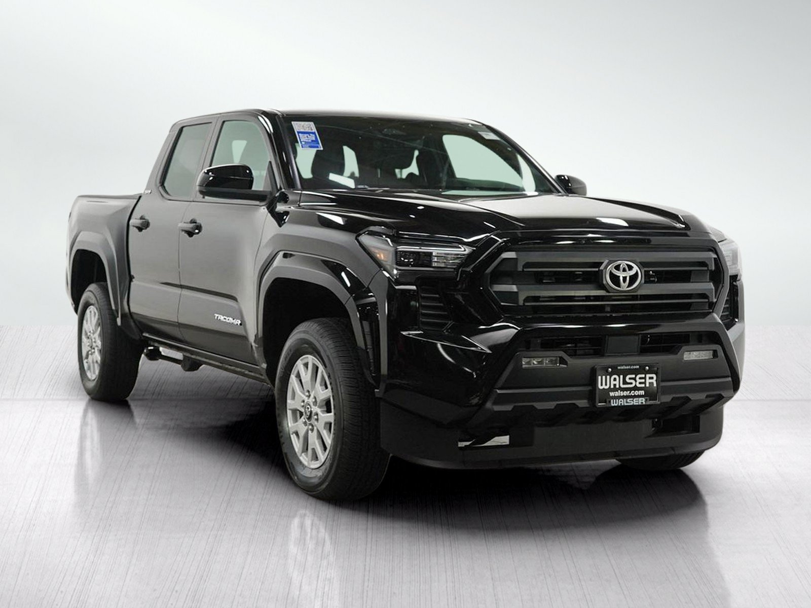 Used 2025 Toyota Tacoma SR5 AWD/4WD image 7