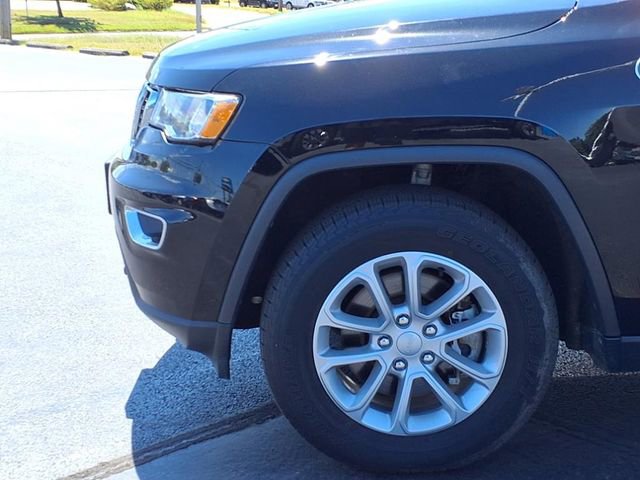 Used 2021 Jeep Grand Cherokee Laredo AWD/4WD image 12