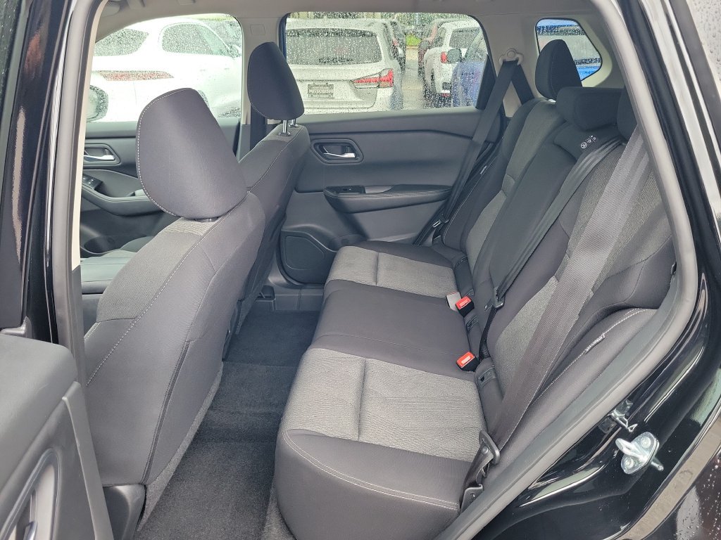 Used 2024 Nissan Rogue SV FWD image 10