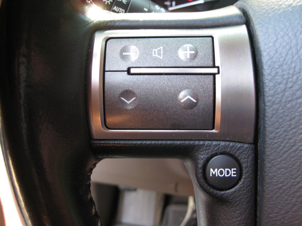 Used 2014 Lexus GX 460 w/ Premium Package AWD/4WD image 24