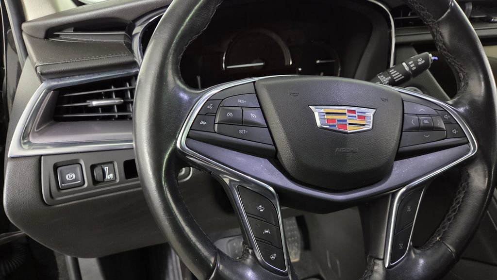 Used 2018 Cadillac XT5 Luxury w/ Driver Awareness Package image 19