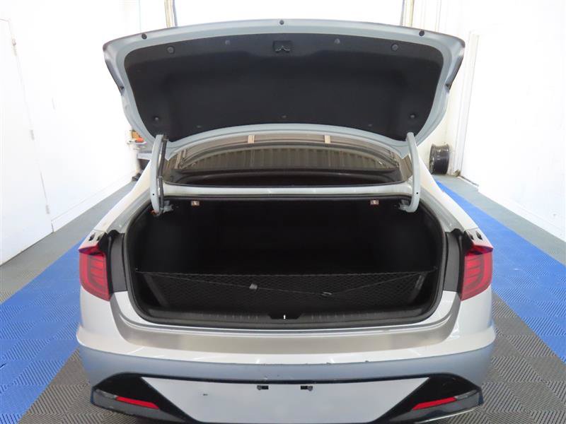 Used 2023 Hyundai Sonata SEL w/ Convenience Package FWD image 12
