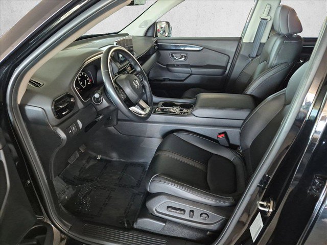 Used 2025 Honda Pilot Touring image 17