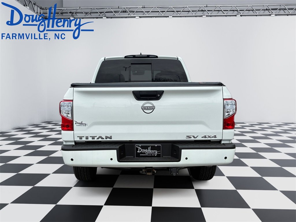 Used 2024 Nissan Titan SV image 4