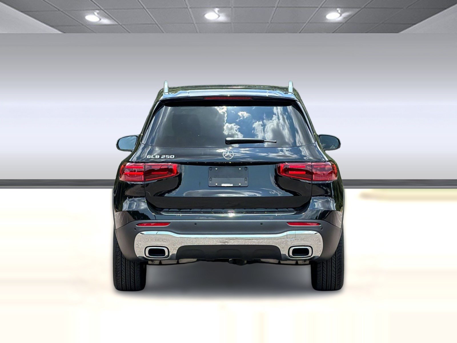 Used 2025 Mercedes-Benz GLB 250 image 10