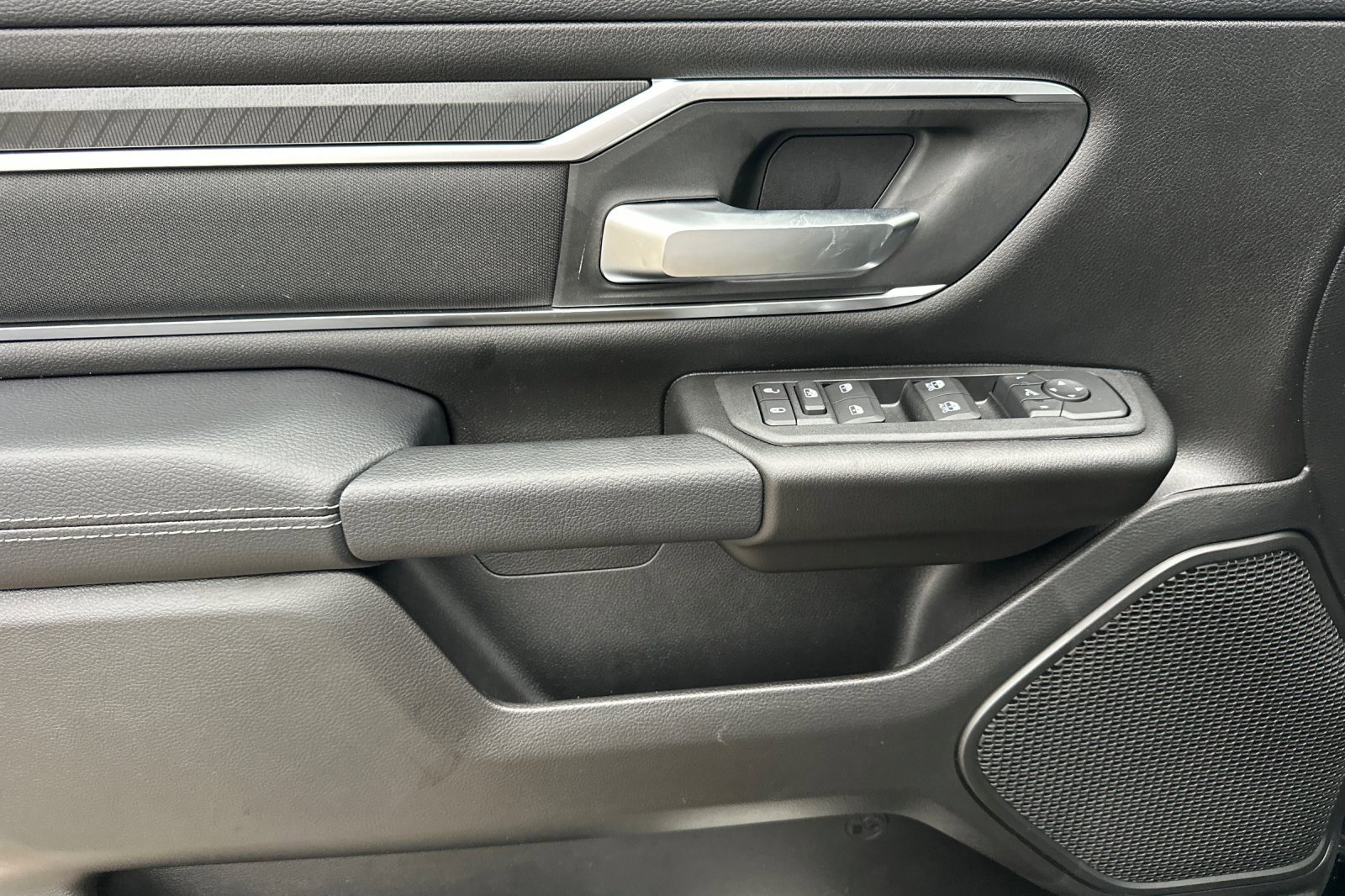 New 2026 RAM 1500 4x4 Crew Cab image 12