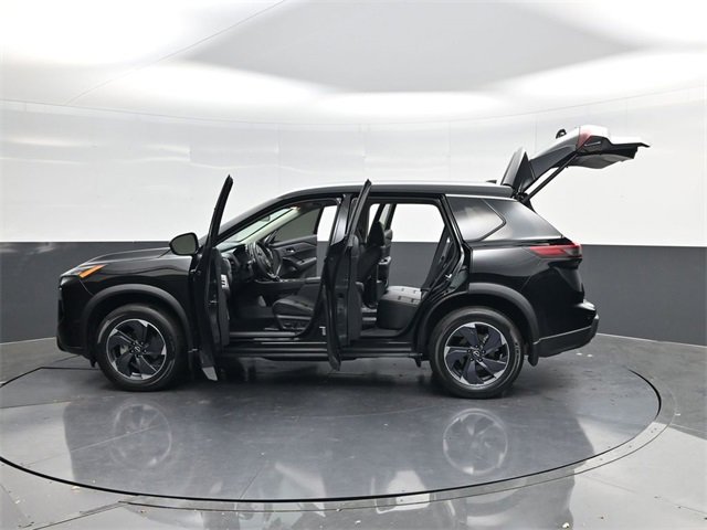 Used 2024 Nissan Rogue SV w/ SV Premium Package image 58
