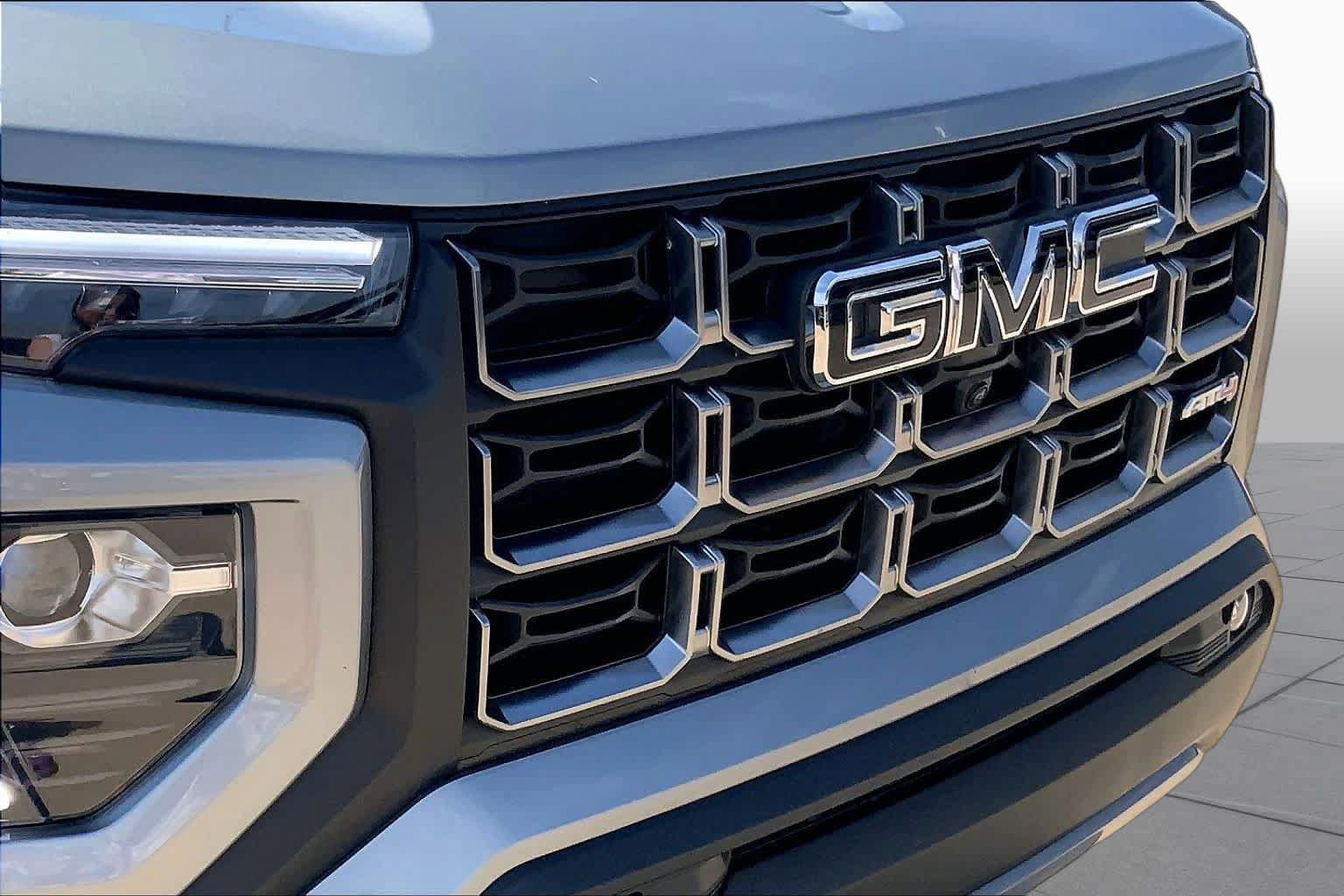 Used 2025 GMC Canyon AT4 w/ Technology Plus Package AWD/4WD image 28