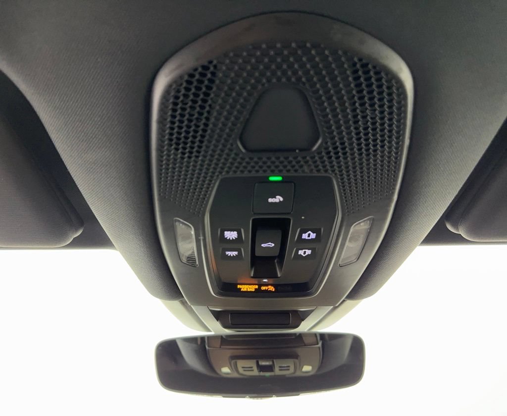Certified 2025 Porsche Cayenne AWD/4WD image 30