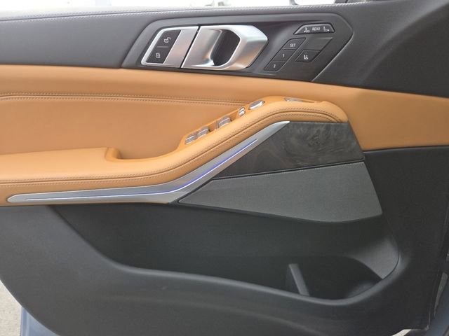 Used 2024 BMW X7 xDrive40i w/ Premium Package image 35