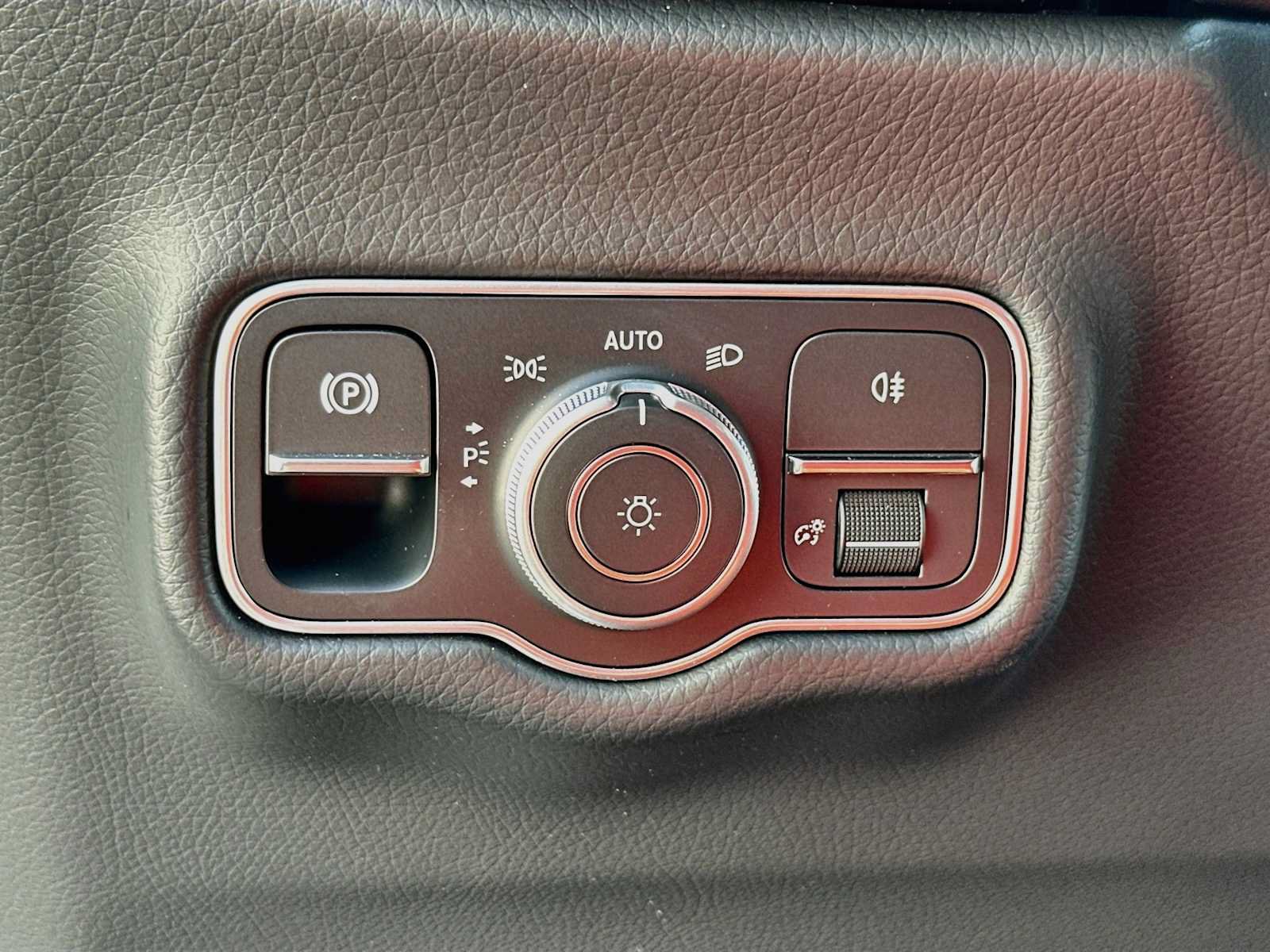 Used 2025 Mercedes-Benz G 550 image 10