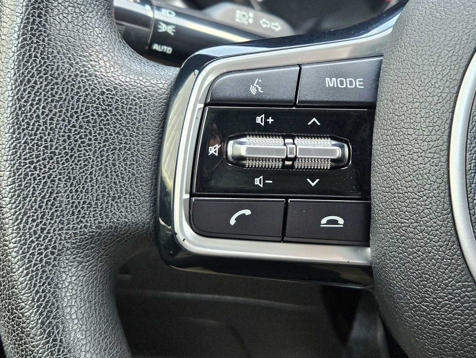 Used 2022 Kia Sorento LX FWD image 23