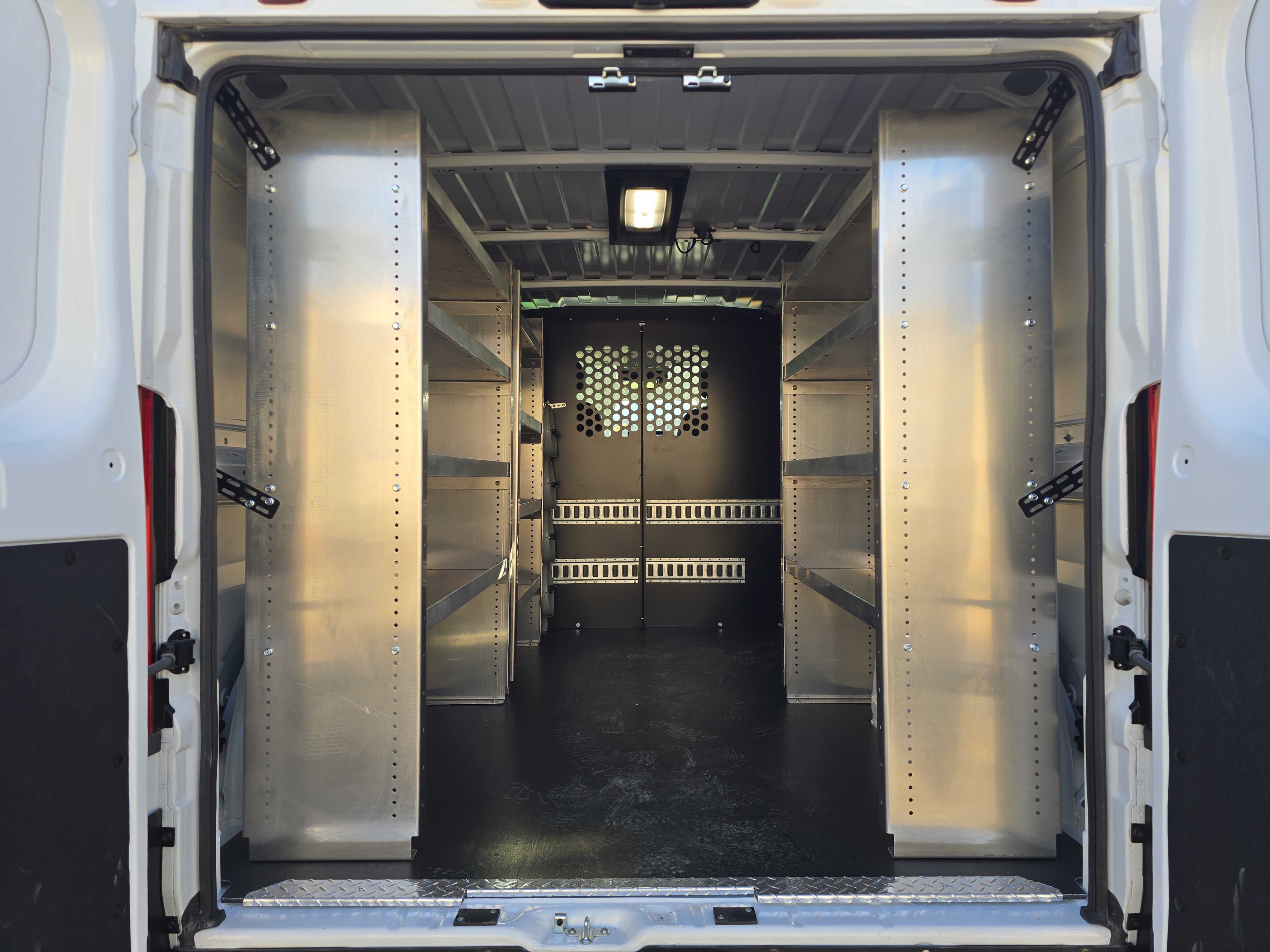 Used 2025 RAM ProMaster 2500 w/ Premium Convenience Group FWD image 7