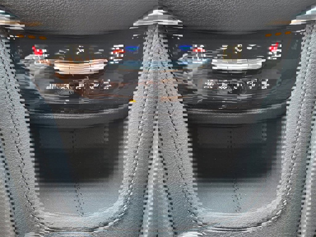 New 2025 Cadillac XT6 Luxury image 24