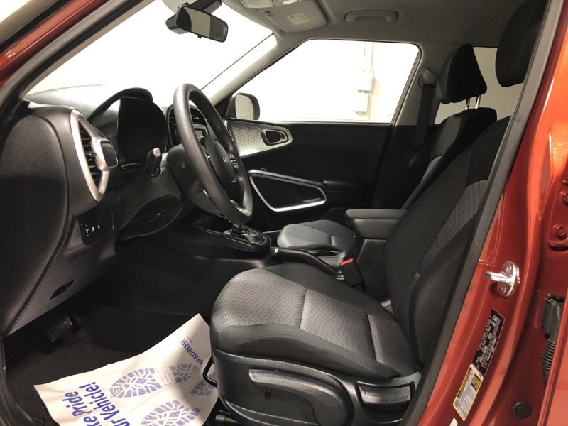 Certified 2024 Kia Soul LX w/ Option Group 015 image 17