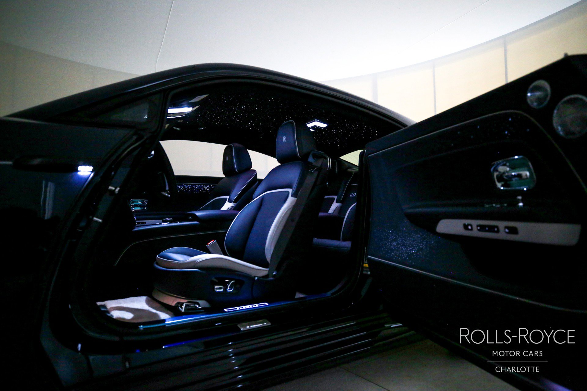 New 2026 Rolls-Royce Spectre Black Badge image 12
