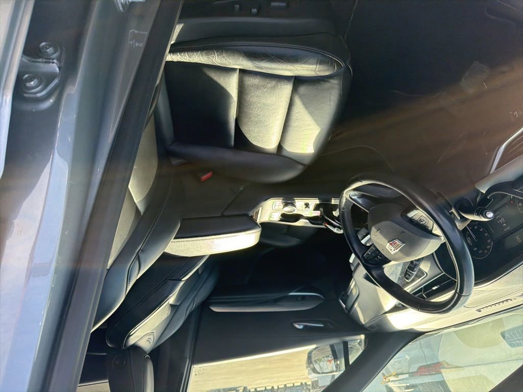 Used 2023 Cadillac XT4 Premium Luxury image 6