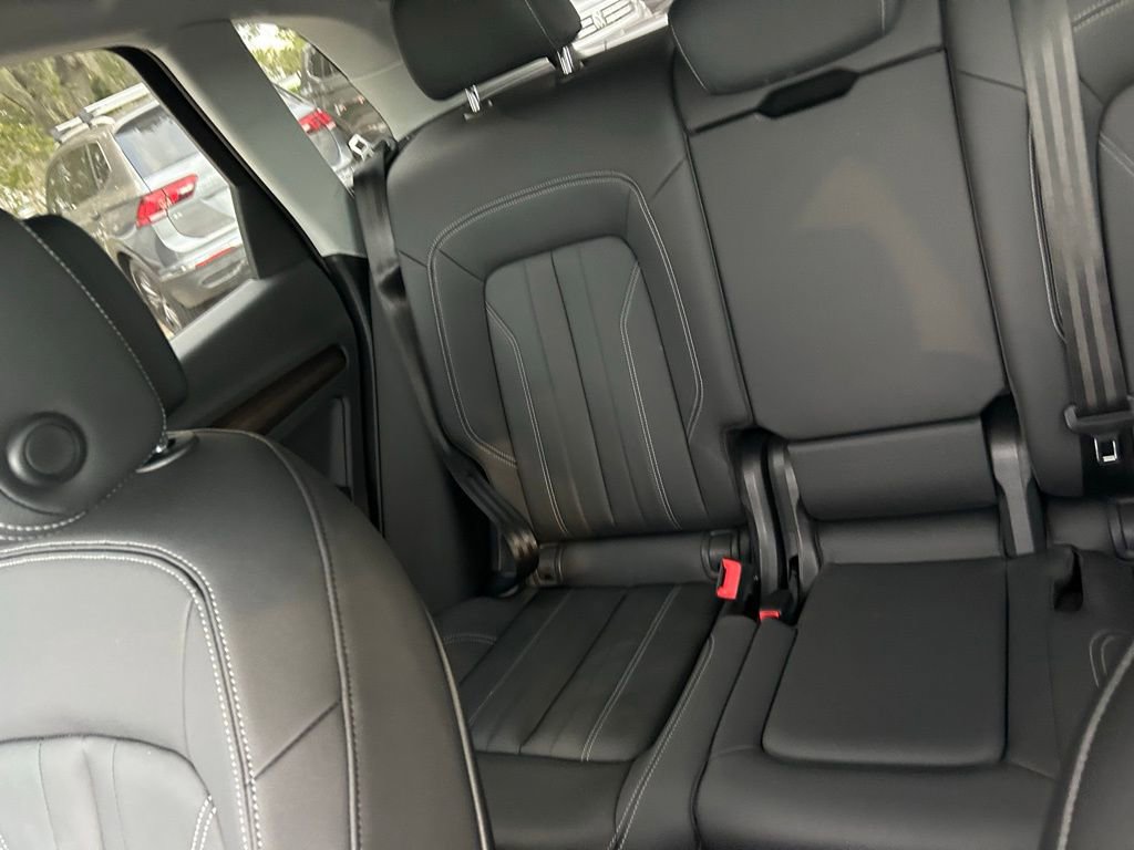 Used 2023 Audi Q5 2.0T Premium w/ Convenience Package image 12