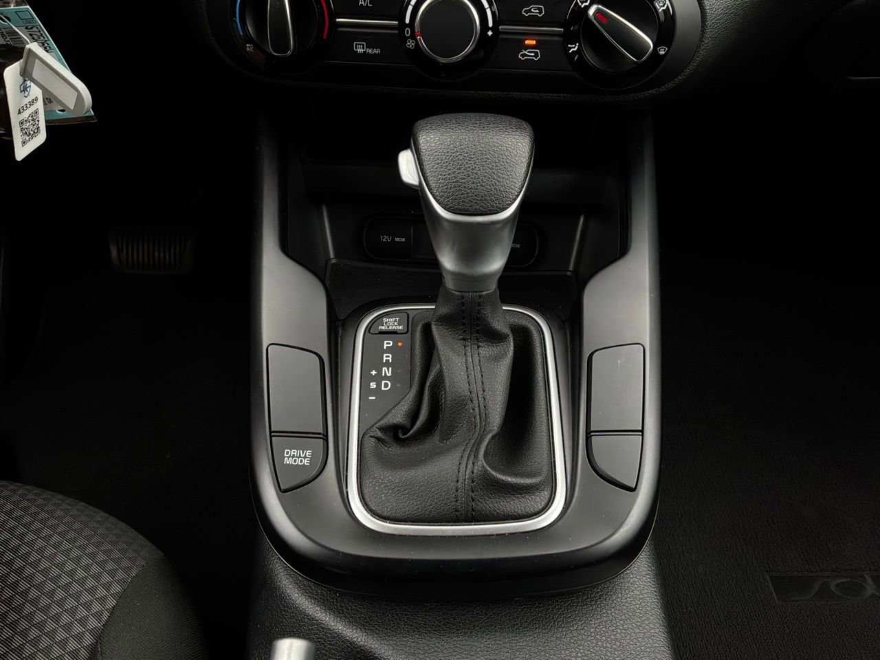 Used 2025 Kia Soul LX w/ LX Technology Package FWD image 21