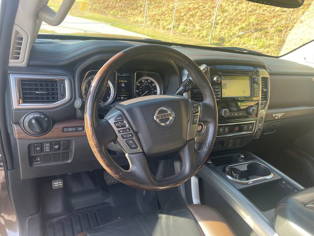Used 2018 Nissan Titan Platinum Reserve w/ Platinum Utility Package RWD image 11