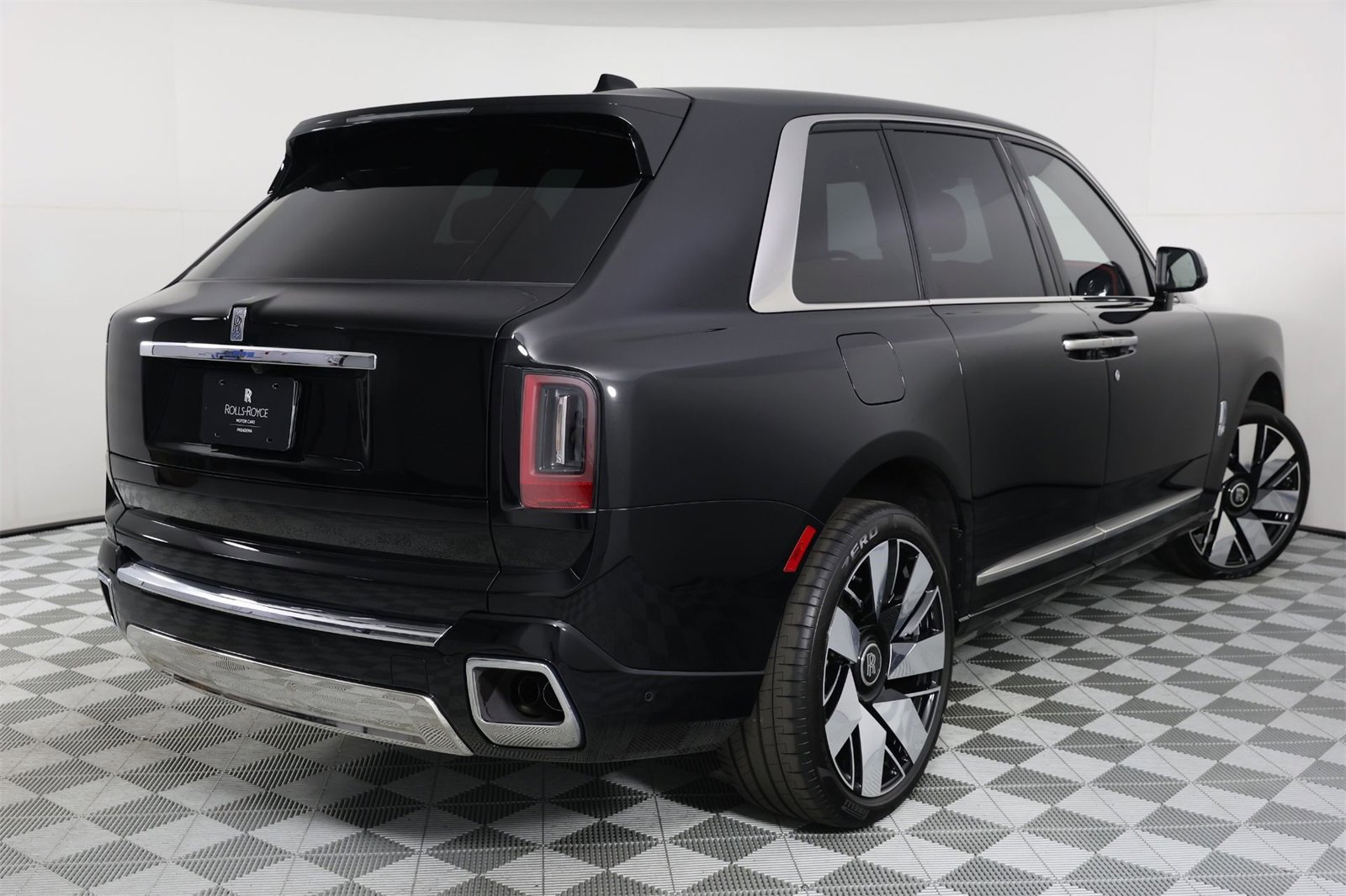 New 2026 Rolls-Royce Cullinan image 7