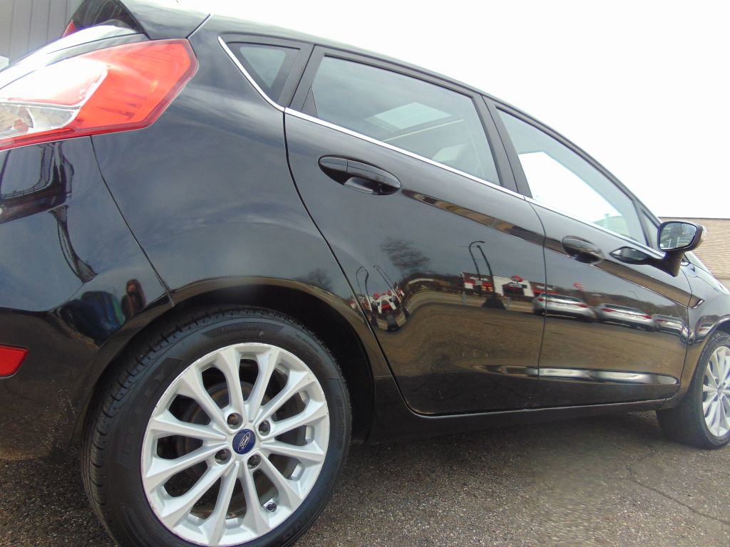 Used 2017 Ford Fiesta Titanium image 15