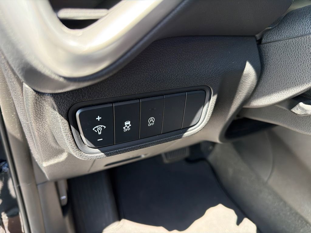 Used 2023 Kia Soul LX w/ LX Technology Package FWD image 19