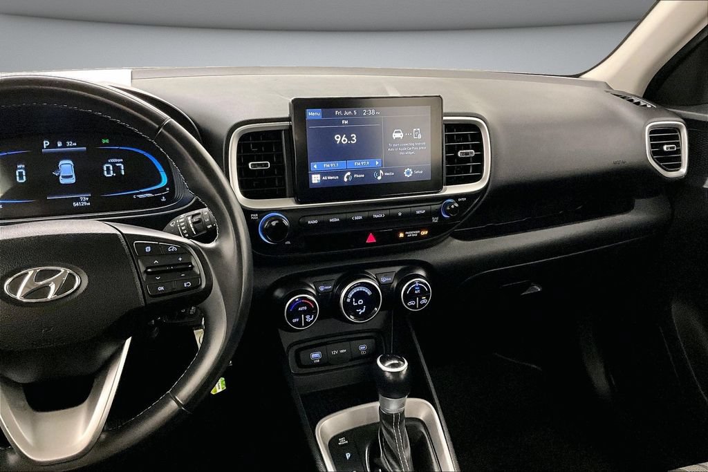 Used 2023 Hyundai Venue SEL FWD image 9