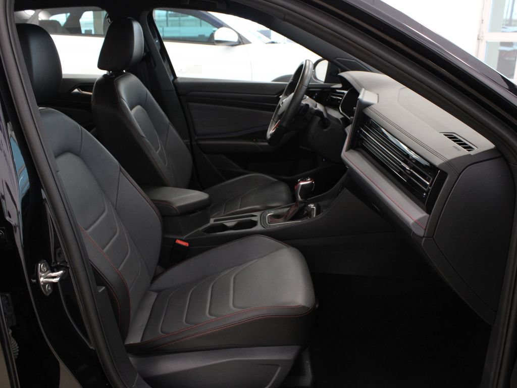 Used 2025 Volkswagen Jetta GLI Autobahn FWD image 15