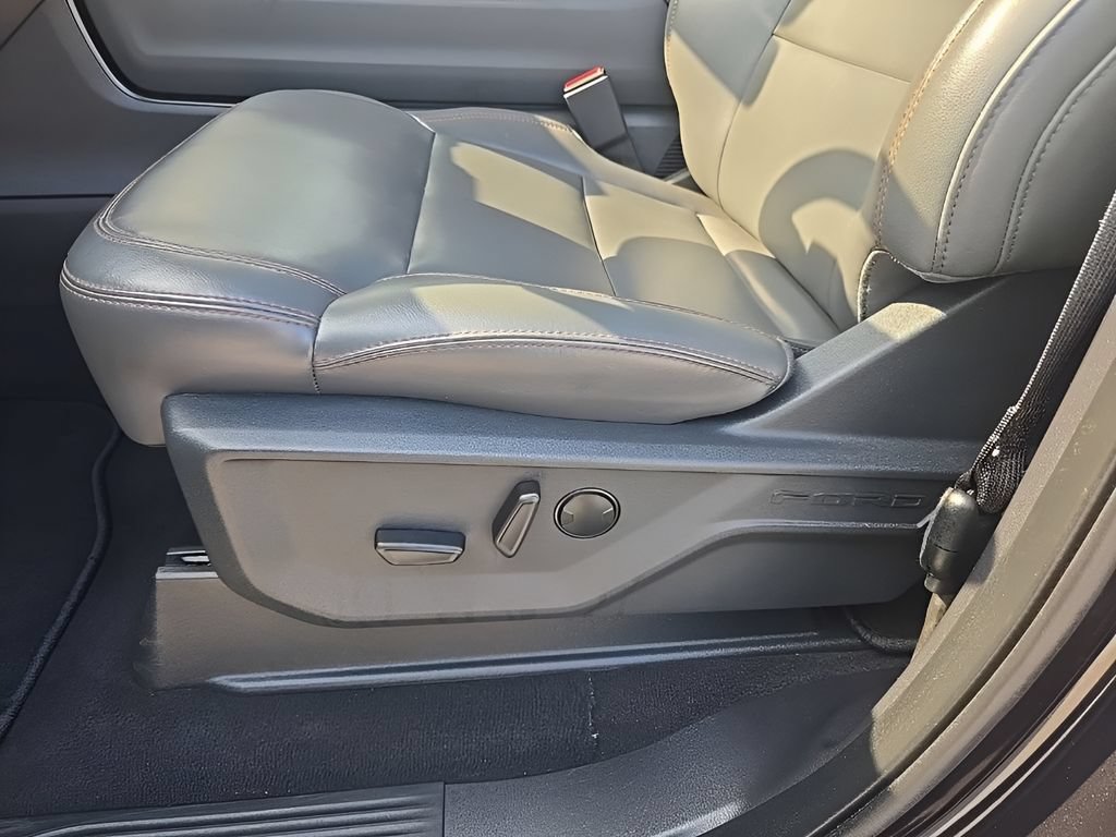 Used 2025 Ford Expedition Active AWD/4WD image 32