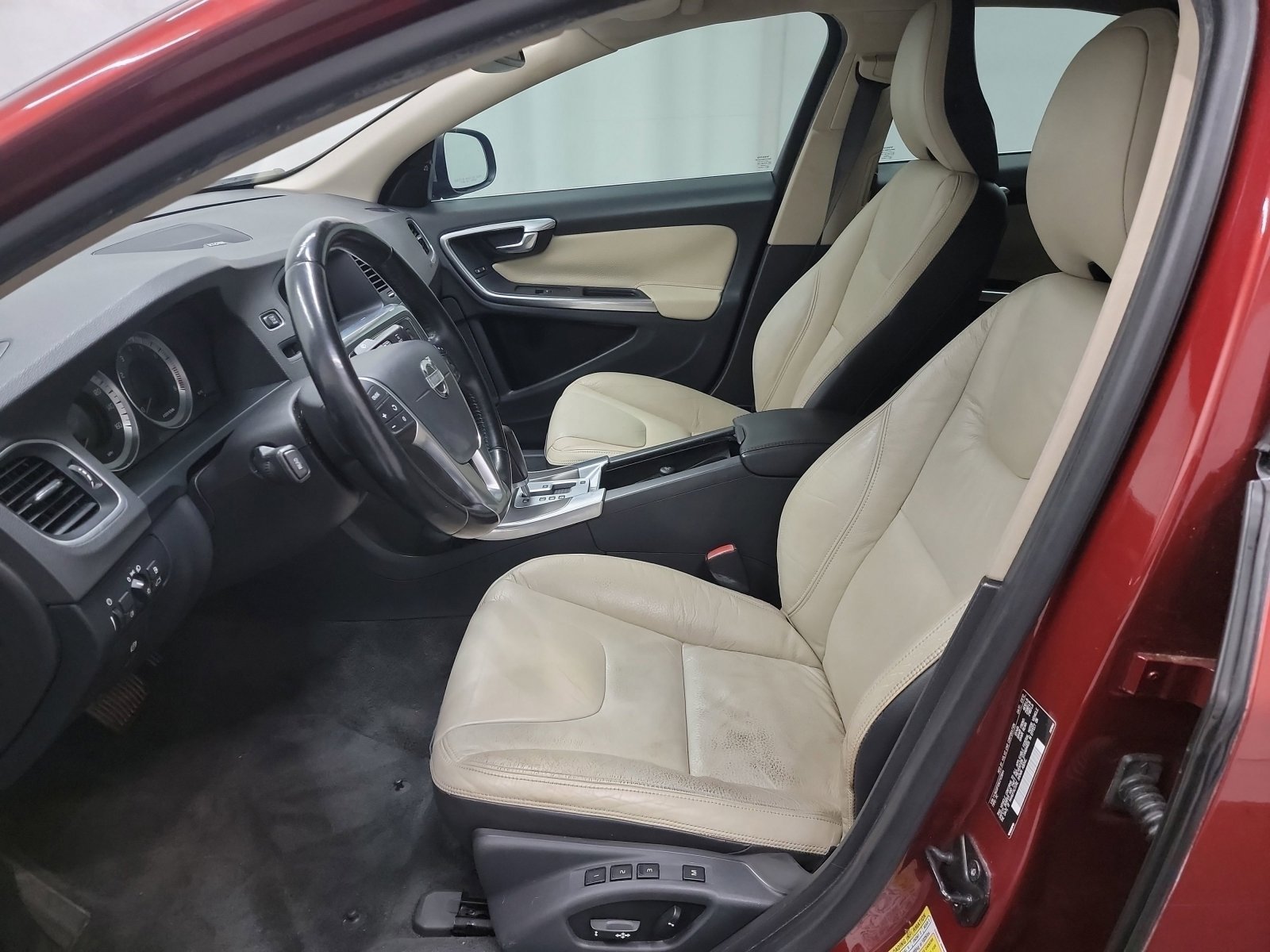 Used 2012 Volvo S60 T5 image 12